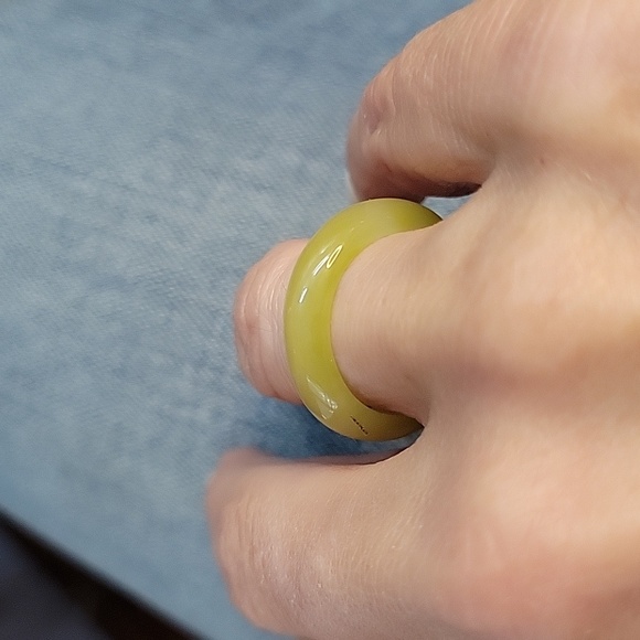 MOSSY JADE AND LEMON CITRINE ACRYLIC RING SET - Picture 4 of 8